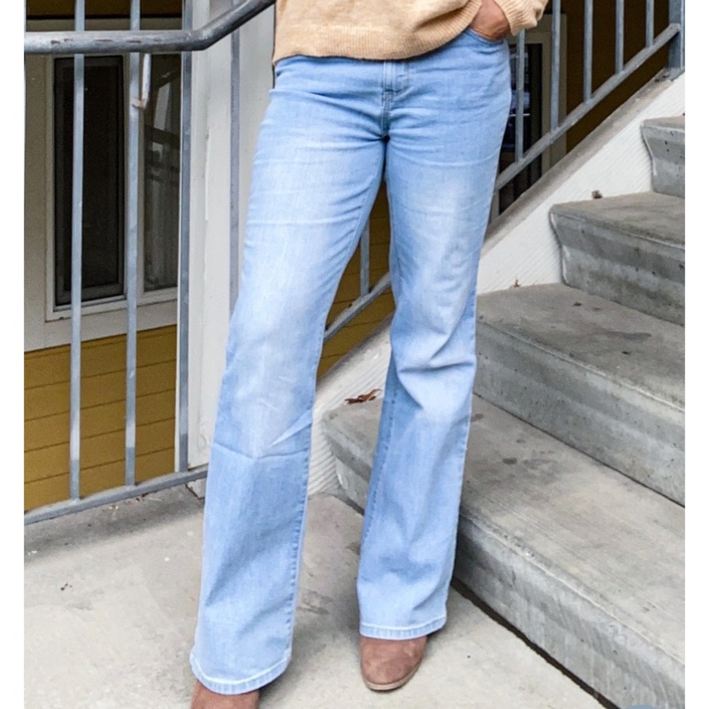 Light blue wide leg bootcut flare jeans, sz 11 (juniors) NO BOUNDARIES
